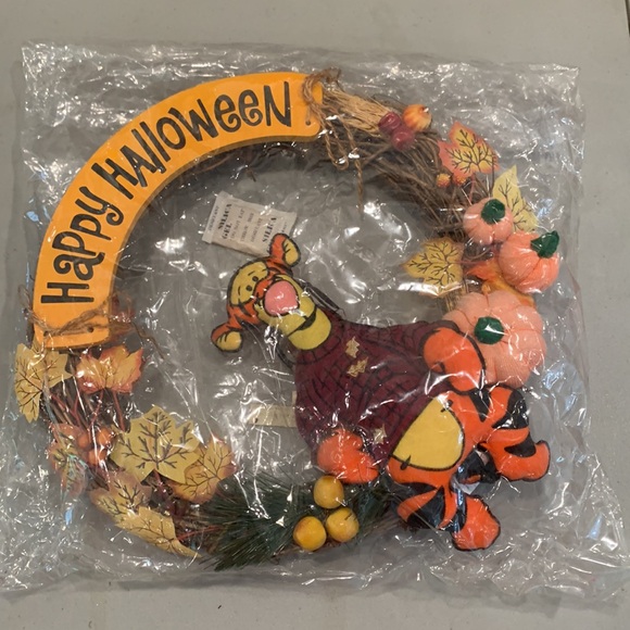 Disney Tigger fall wreath 14” - Picture 9 of 10